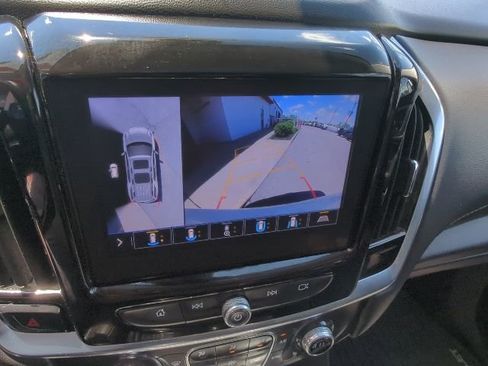 Used 2021 Chevrolet Traverse RS AWD/4WD image 22