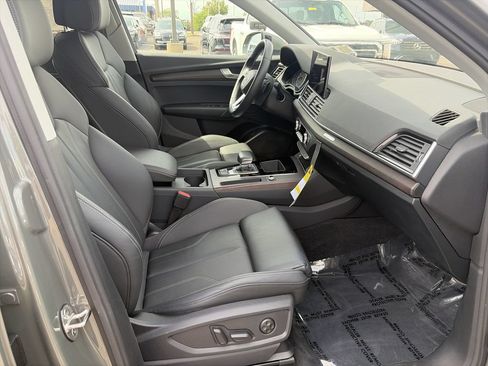Used 2024 Audi Q5 2.0T Premium AWD/4WD image 17