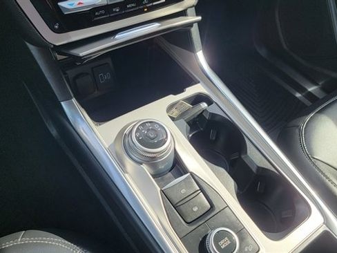 Used 2022 Ford Explorer XLT w/ Equipment Group 202A image 30