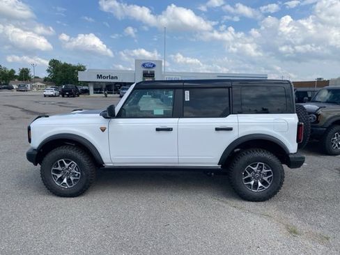 New 2025 Ford Bronco Badlands image 3