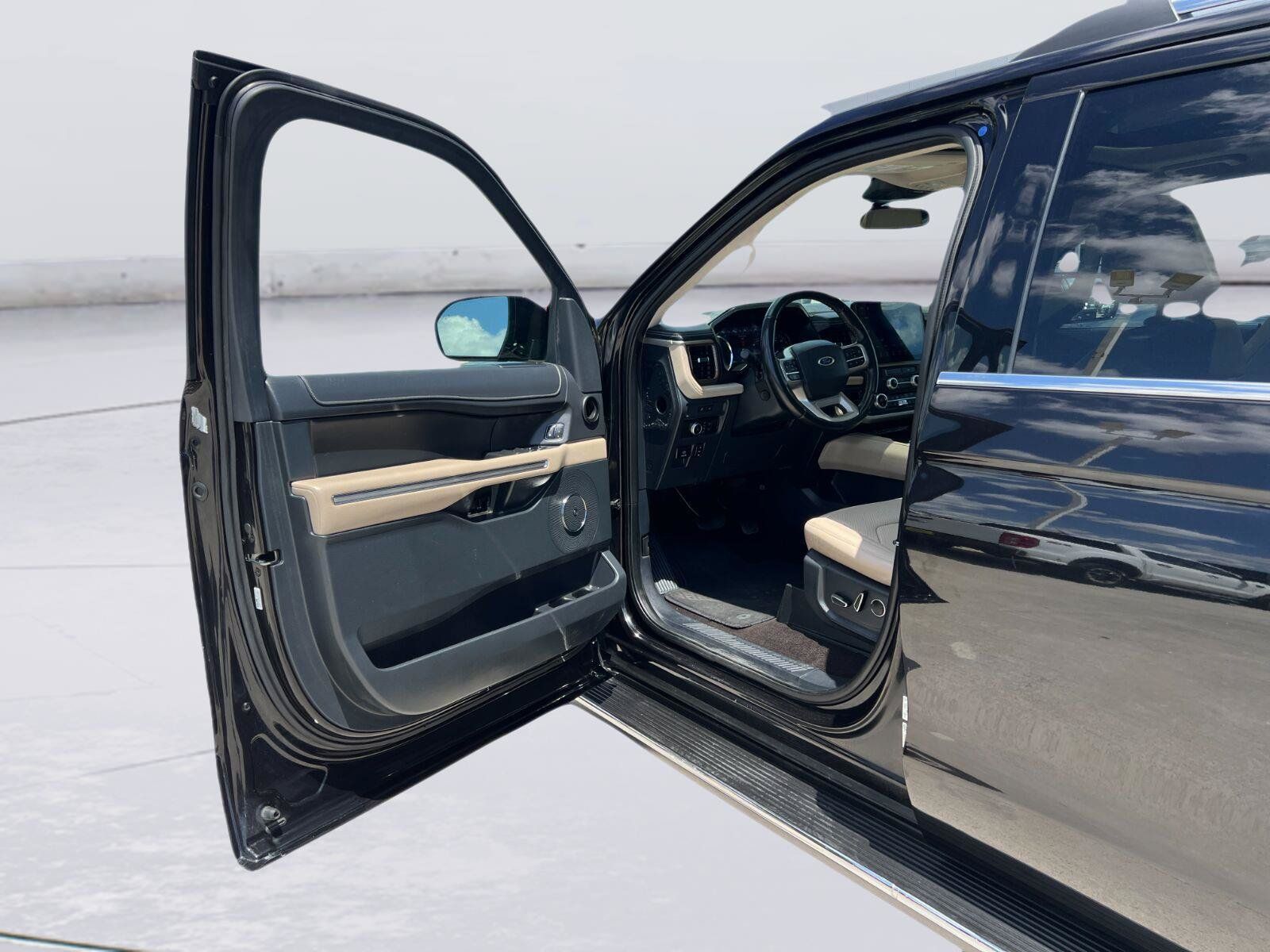 Used 2022 Ford Expedition Max Limited AWD/4WD image 19