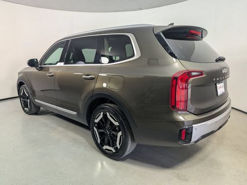 Used 2024 Kia Telluride S FWD image 5