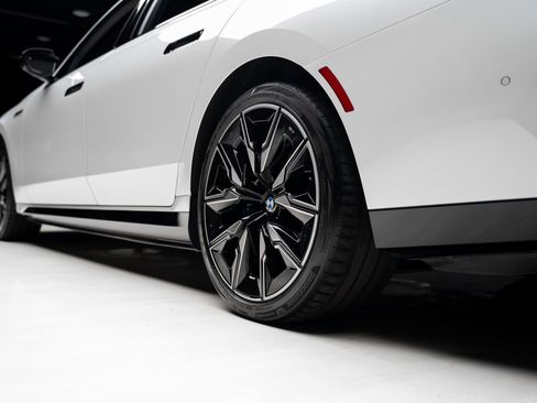 Used 2024 BMW i7 M70 AWD/4WD image 78
