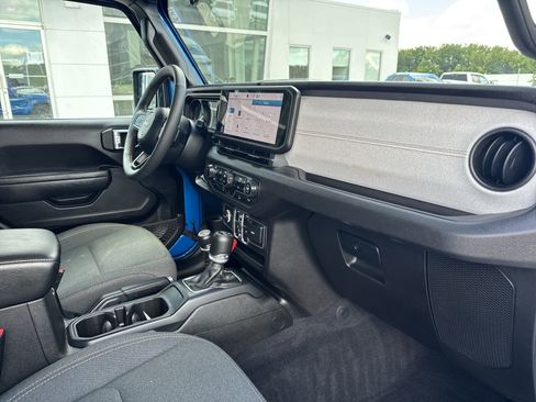 Used 2024 Jeep Wrangler Unlimited w/ Convenience Group image 26