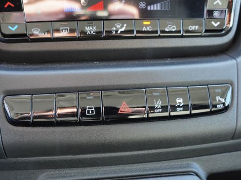 Used 2025 RAM ProMaster 2500 w/ Crew Van Package image 24