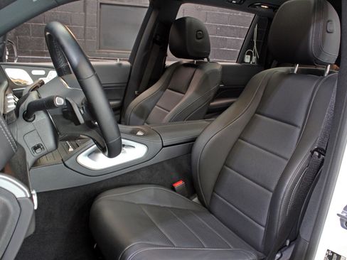 Used 2023 Mercedes-Benz GLS 450 4MATIC image 39