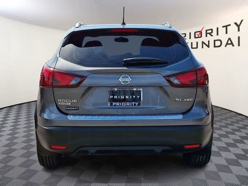 Used 2018 Nissan Rogue Sport SL image 5