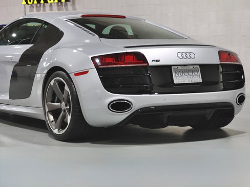 Used 2011 Audi R8 V10 AWD/4WD image 38