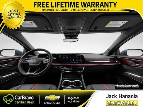 Used 2025 Chevrolet Traverse RS FWD image 15