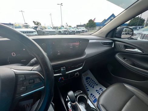 Used 2025 Buick Encore GX Sport Touring w/ Advanced Technology Package FWD image 23