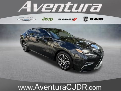 Used 2016 Lexus ES 350 w/ Luxury Package w/Wood Trim FWD image 1