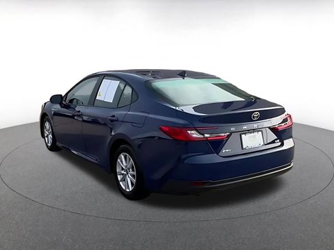 Used 2025 Toyota Camry LE image 11
