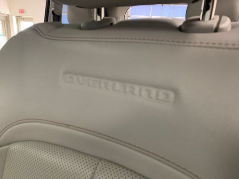 Certified 2022 Jeep Grand Cherokee Overland AWD/4WD image 18