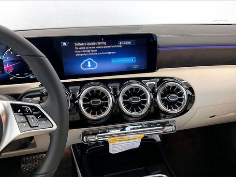 New 2026 Mercedes-Benz CLA 250 4MATIC image 6