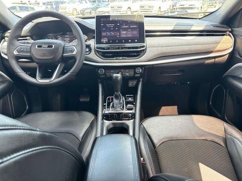 Used 2023 Jeep Compass Latitude AWD/4WD image 26