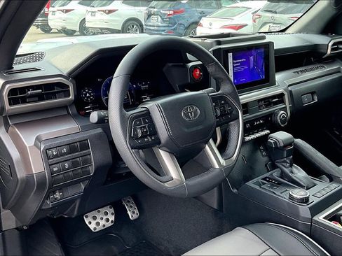 Used 2024 Toyota Tacoma TRD Sport image 17