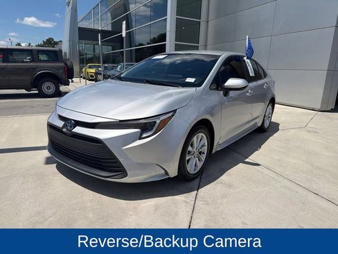 Used 2024 Toyota Corolla LE w/ LE Convenience Package FWD image 3