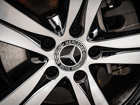 Certified 2025 Mercedes-Benz C 300 4MATIC Sedan image 8