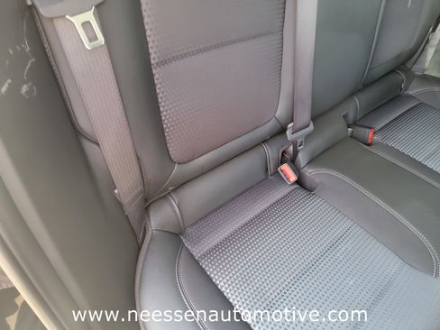 Used 2025 Chevrolet Trax LT w/ LT Convenience Package image 12