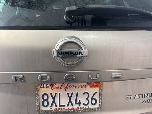 Used 2021 Nissan Rogue Platinum image 12