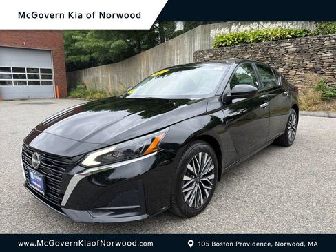 Used 2023 Nissan Altima 2.5 SV w/ SV Premium Package AWD/4WD image 1