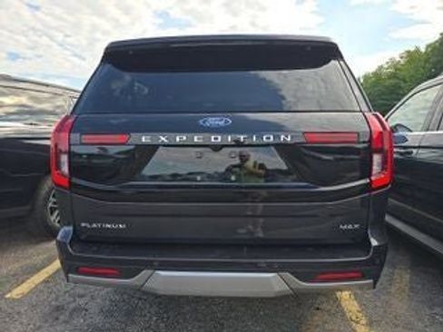 Used 2025 Ford Expedition Max Platinum w/ Driver's Package AWD/4WD image 7