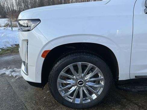 Used 2024 Cadillac Escalade Premium Luxury image 35