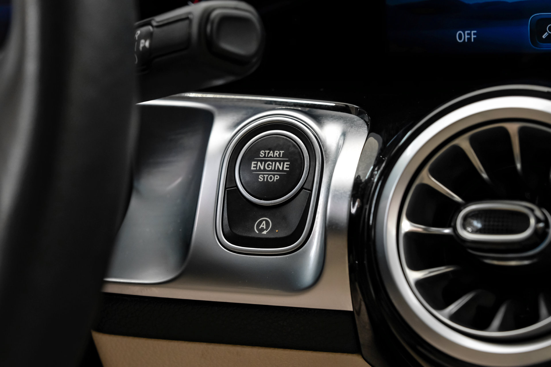 Used 2026 Mercedes-Benz GLB 250 w/ Exclusive Package image 25