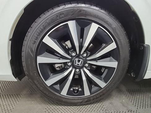 Used 2024 Honda Civic EX-L image 41