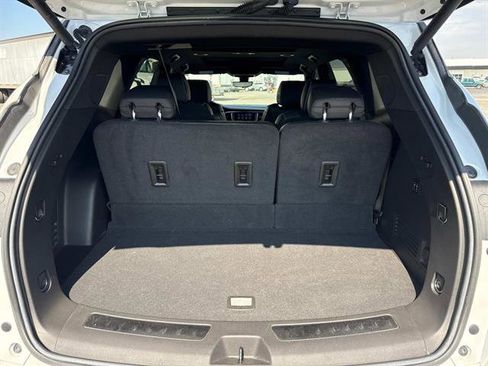 Used 2022 Buick Enclave Avenir image 5