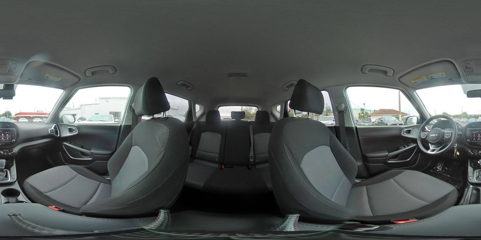 Used 2025 Kia Soul LX w/ LX Technology Package FWD image 39
