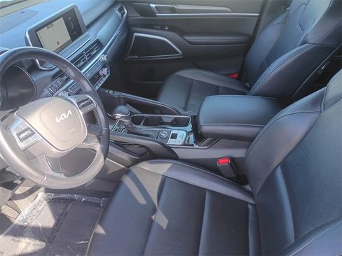 Used 2022 Kia Telluride S image 10