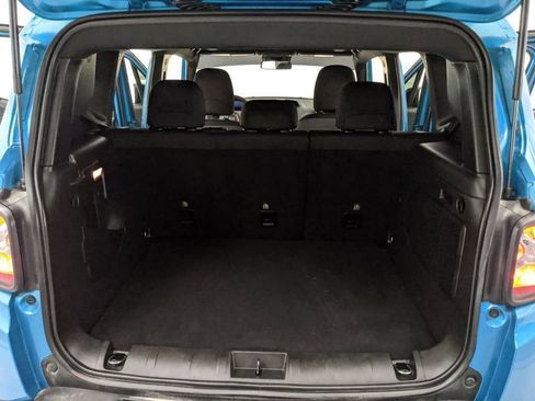 Used 2022 Jeep Renegade Altitude w/ Sun/Sound Group AWD/4WD image 22