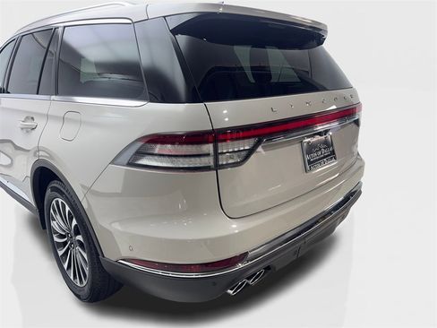 Used 2022 Lincoln Aviator Reserve w/ Equipment Group 201A image 19