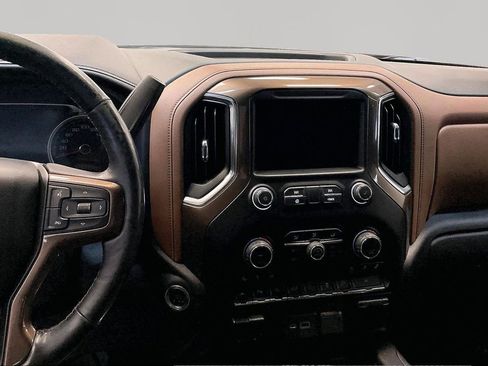 Used 2019 Chevrolet Silverado 1500 High Country w/ High Country Premium Package AWD/4WD image 11