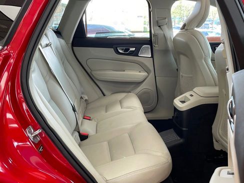 Used 2022 Volvo XC60 T8 Inscription AWD/4WD image 23