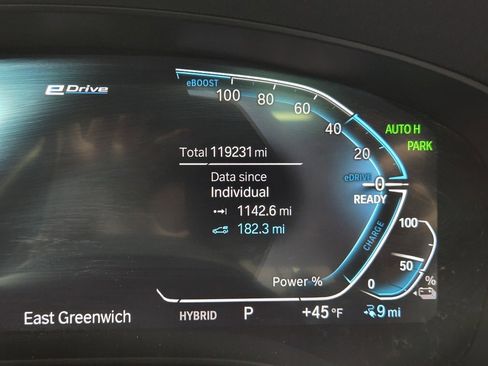 Used 2021 BMW 530e xDrive w/ M Sport Package image 20