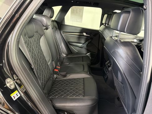 Used 2018 Audi SQ5 Premium Plus w/ S Sport Package AWD/4WD image 31
