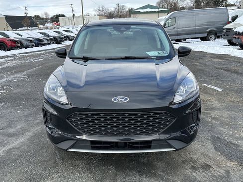 Used 2021 Ford Escape SE w/ Cold Weather Package image 3