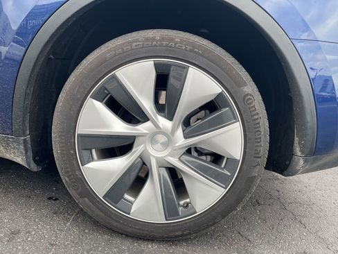 Used 2023 Tesla Model Y Long Range image 10