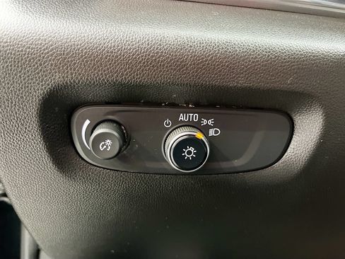 Used 2023 Chevrolet Traverse RS w/ LPO, Floor Liner Package FWD image 10