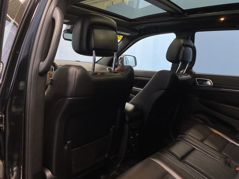 Used 2019 Jeep Grand Cherokee Limited w/ Luxury Group II image 28