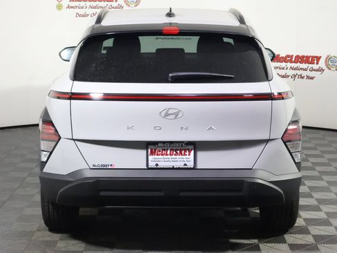 Used 2025 Hyundai Kona SEL FWD image 6