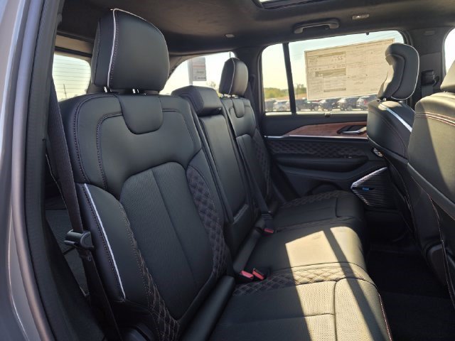 New 2027 Jeep Grand Cherokee Summit AWD/4WD image 15