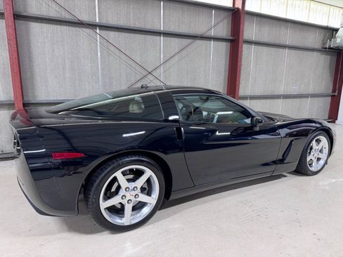Used 2005 Chevrolet Corvette Coupe w/ Preferred Equipment Group RWD image 30