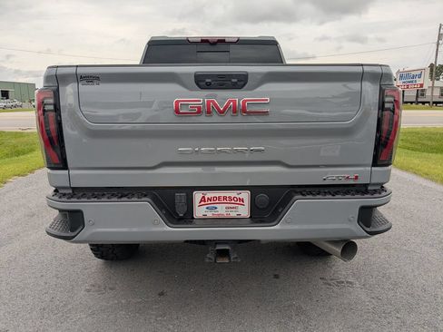 Used 2025 GMC Sierra 2500 AT4 w/ AT4 Premium Plus Package AWD/4WD image 5