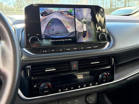 Certified 2023 Nissan Rogue Platinum image 11