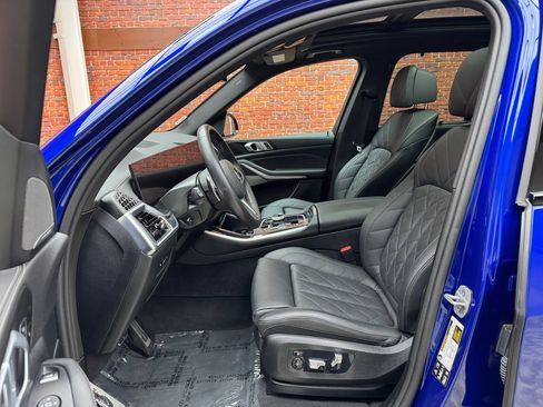 Used 2025 BMW X5 M60i AWD/4WD image 23