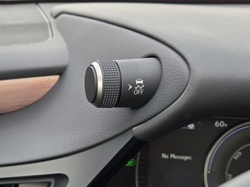 Used 2025 Lexus ES 300h w/ Premium Package image 32