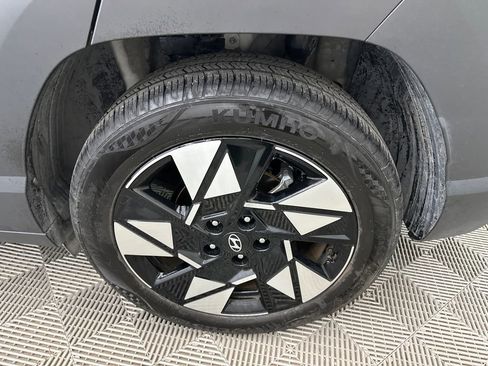 Used 2024 Hyundai Kona SEL w/ Convenience Package image 20
